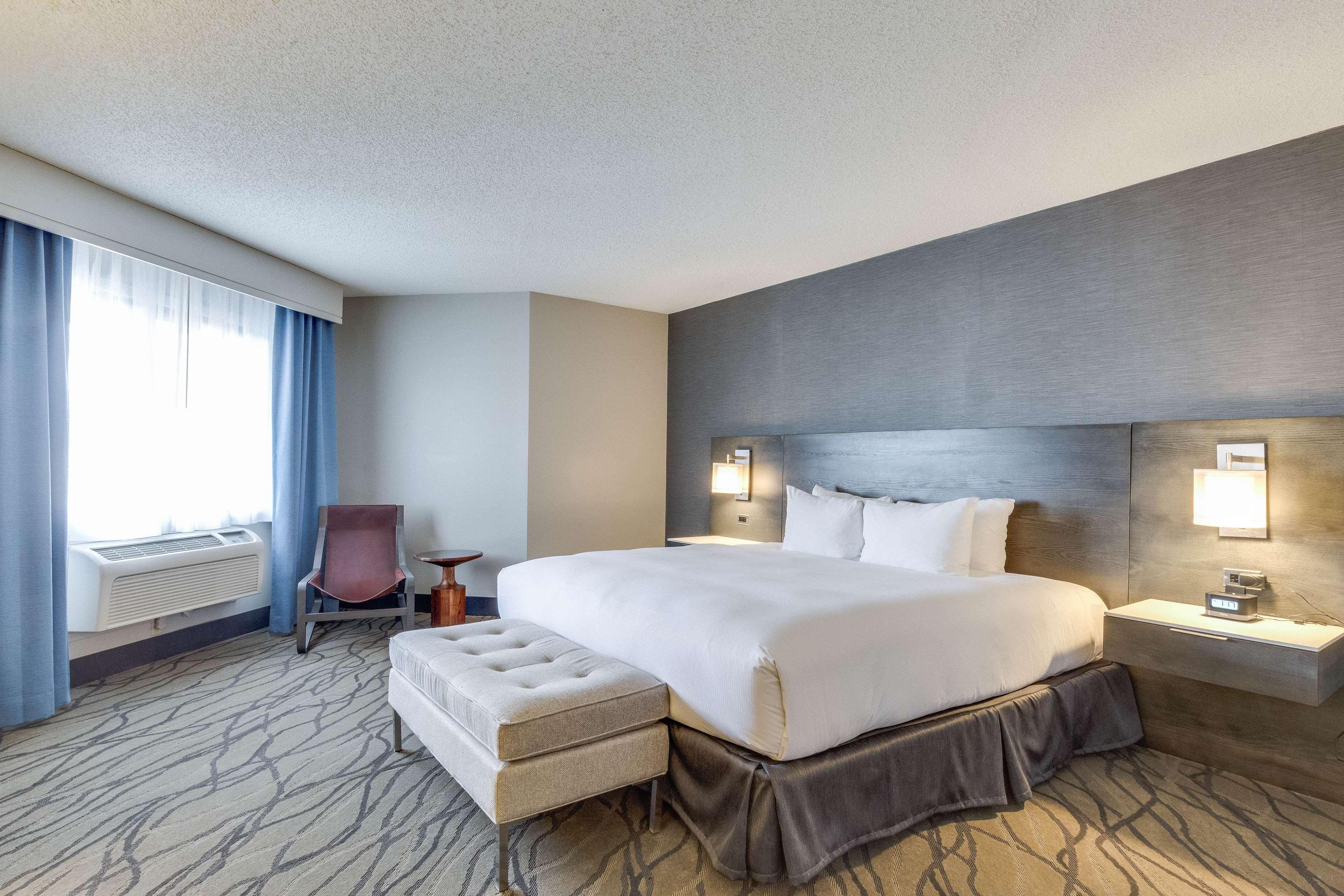 Отель Doubletree By Hilton Racine Harbourwalk Экстерьер фото