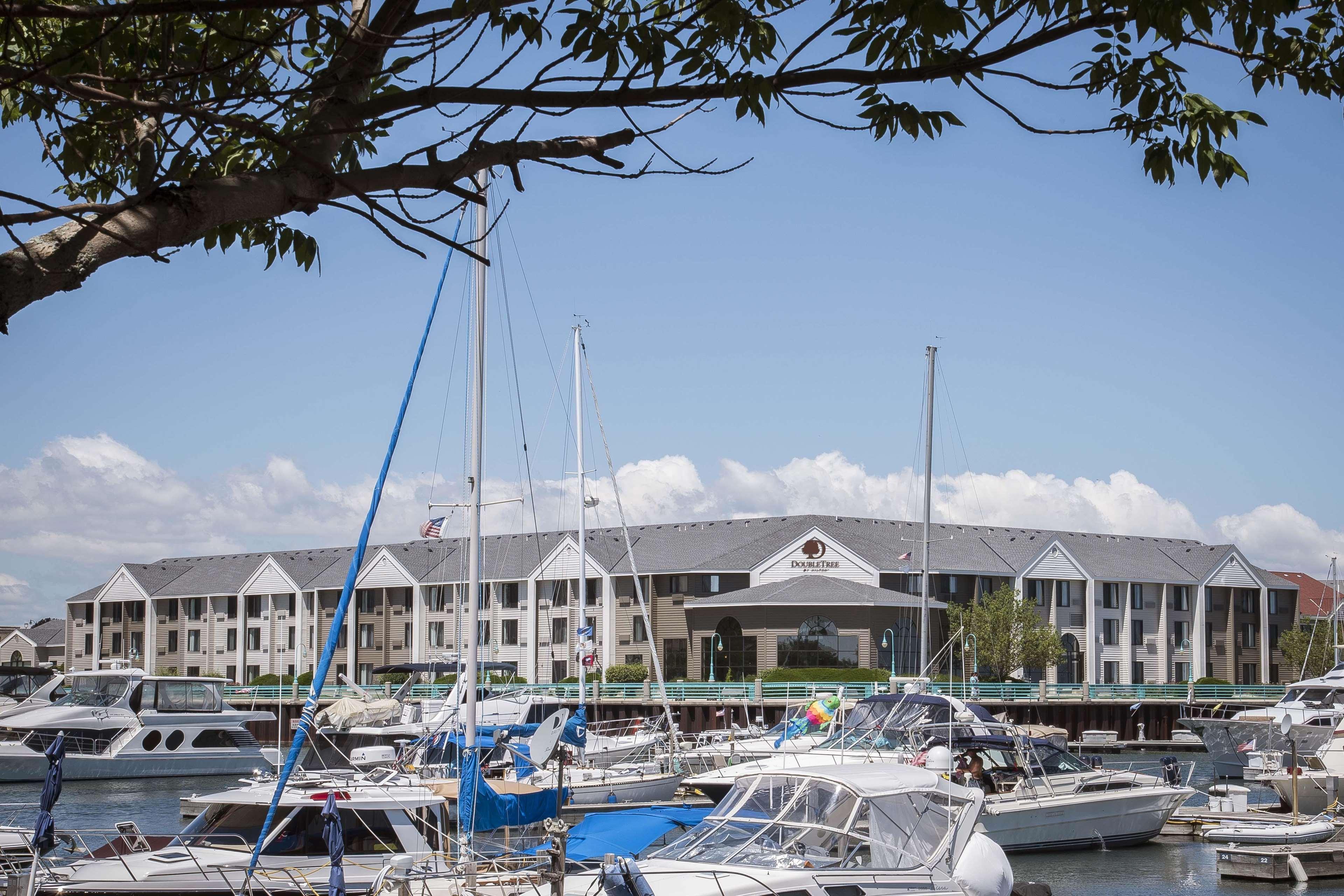 Отель Doubletree By Hilton Racine Harbourwalk Экстерьер фото