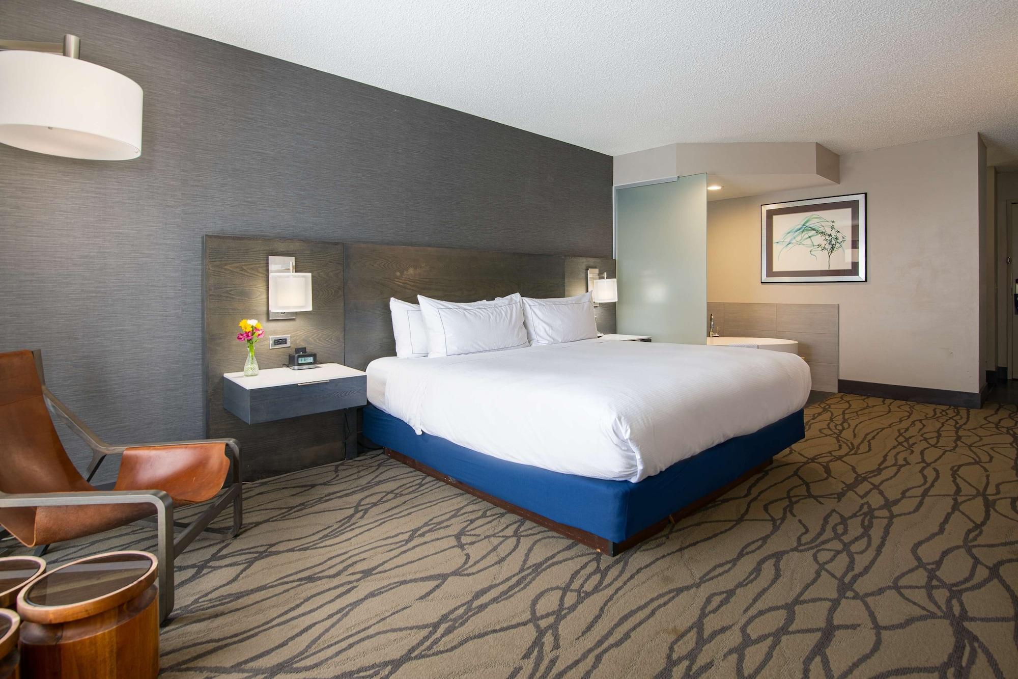 Отель Doubletree By Hilton Racine Harbourwalk Экстерьер фото