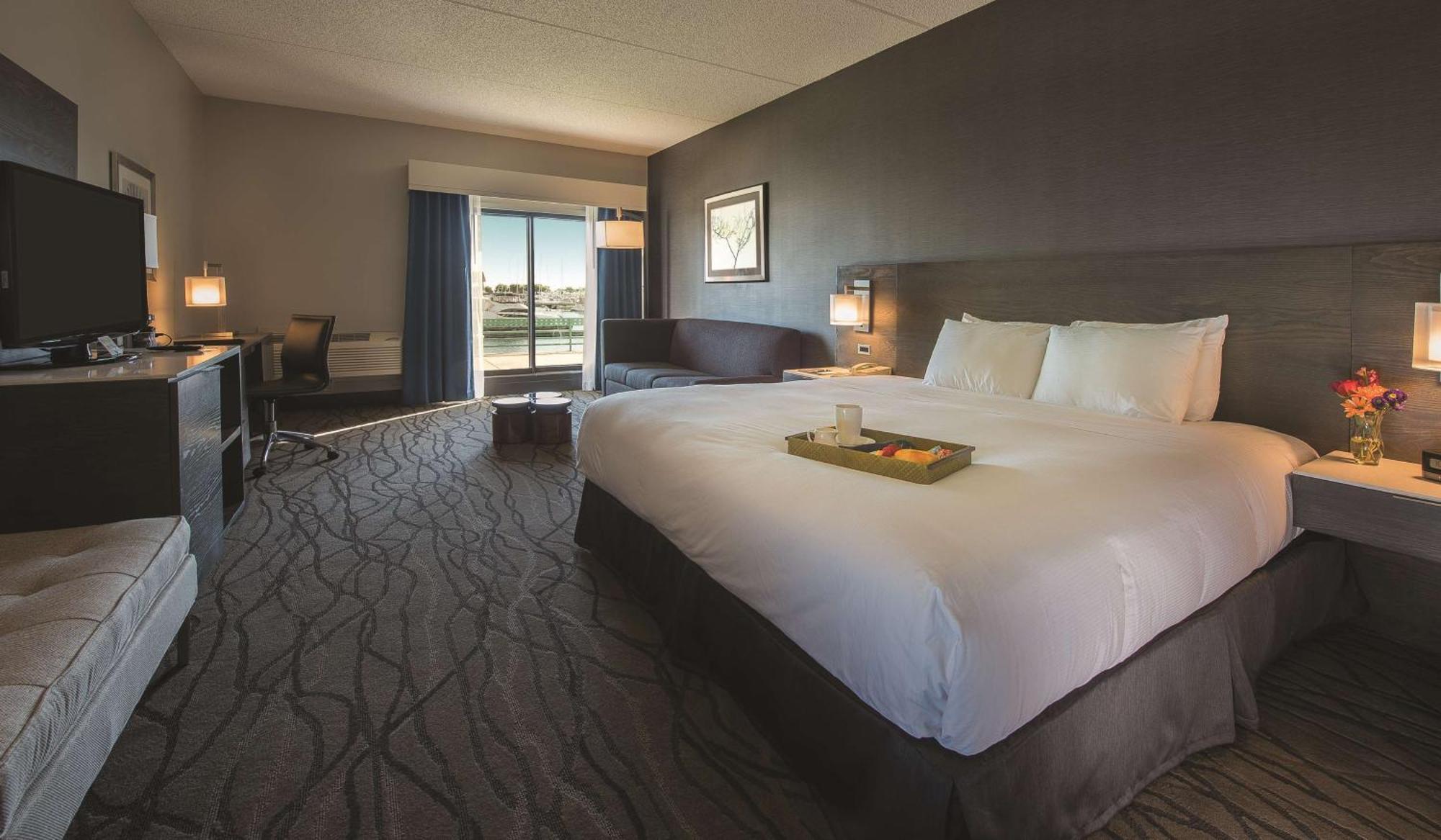Отель Doubletree By Hilton Racine Harbourwalk Экстерьер фото