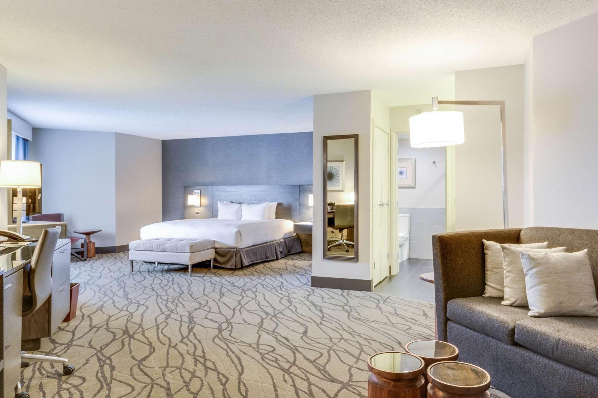 Отель Doubletree By Hilton Racine Harbourwalk Экстерьер фото