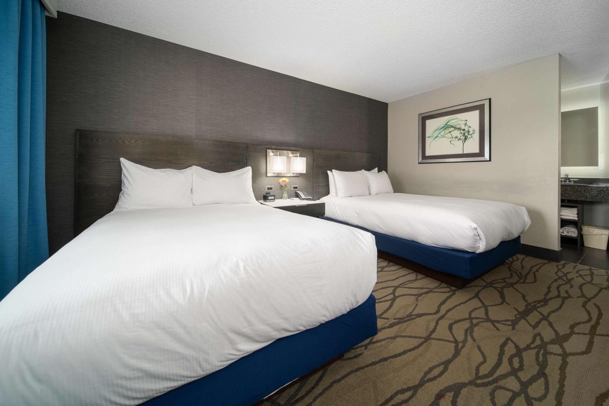 Отель Doubletree By Hilton Racine Harbourwalk Экстерьер фото