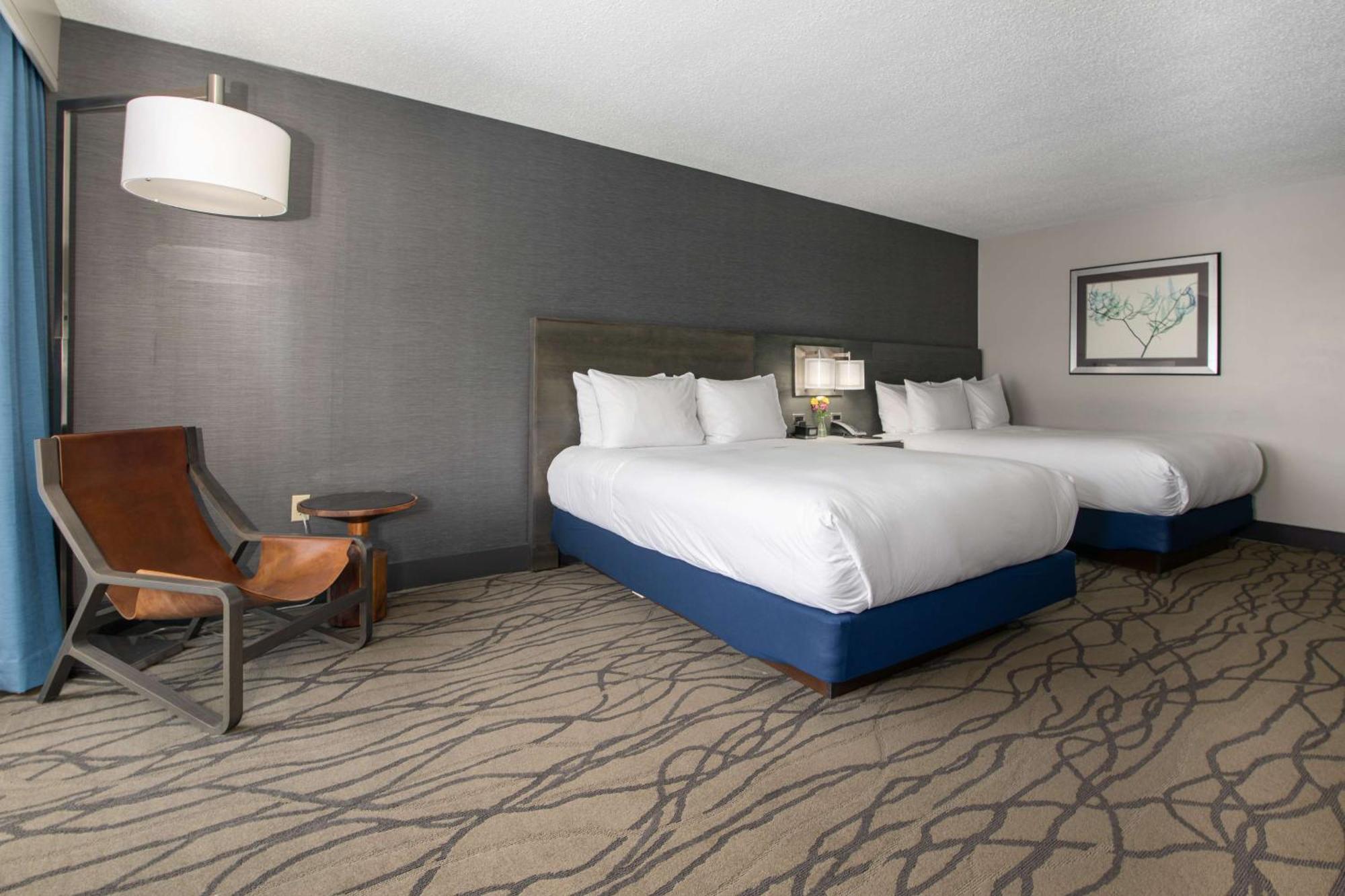 Отель Doubletree By Hilton Racine Harbourwalk Экстерьер фото