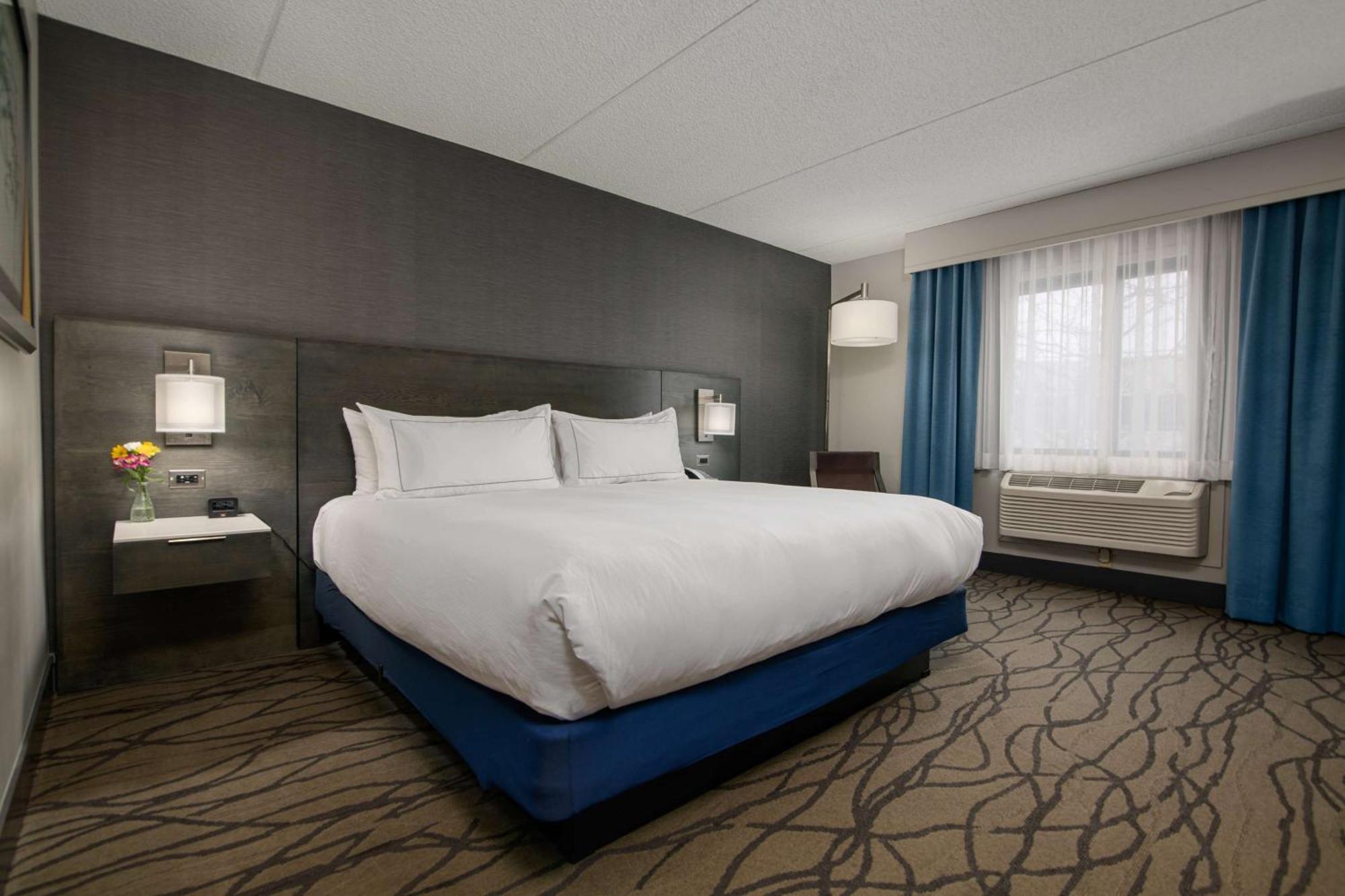 Отель Doubletree By Hilton Racine Harbourwalk Экстерьер фото