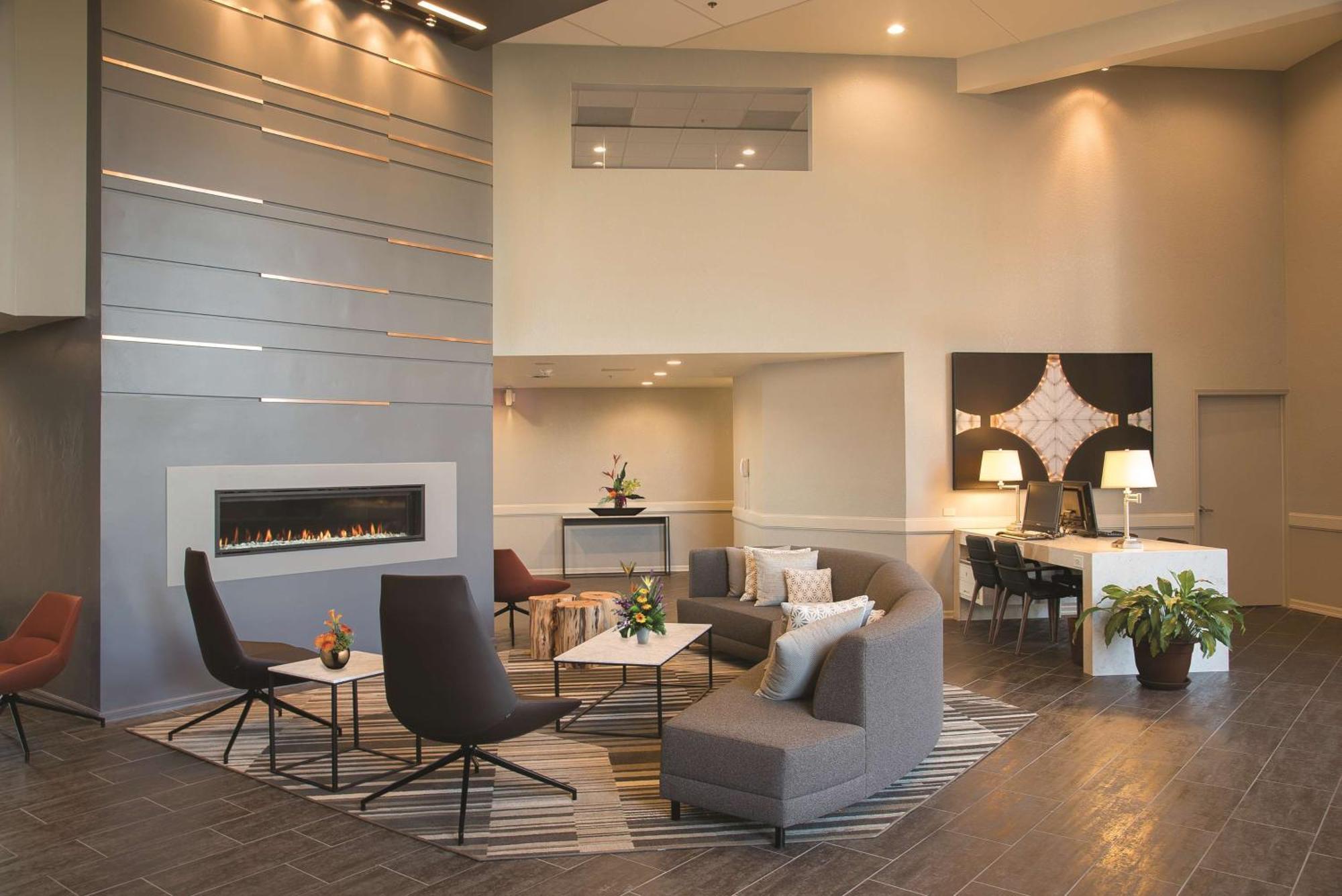 Отель Doubletree By Hilton Racine Harbourwalk Экстерьер фото